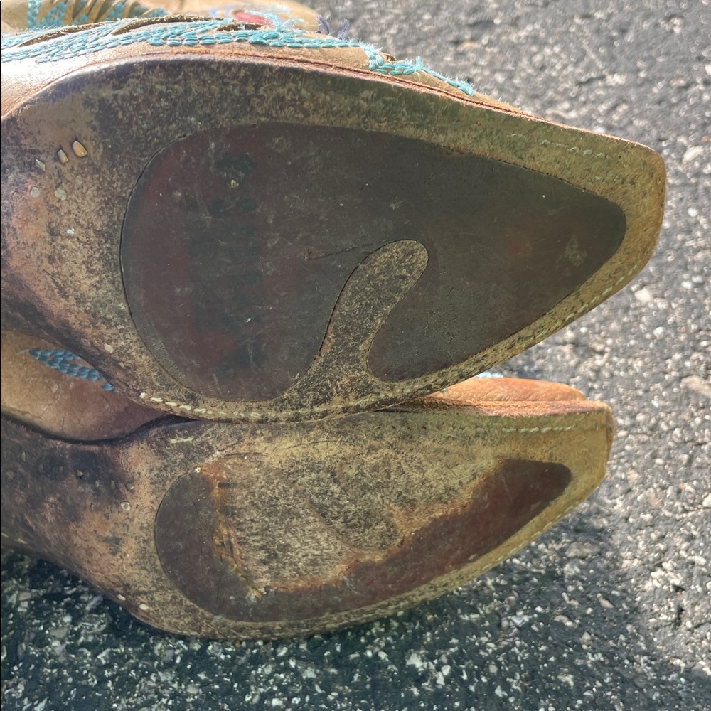 Ariat Stylish Western Boots with Red and Blue Accents - Picture 7 of 11